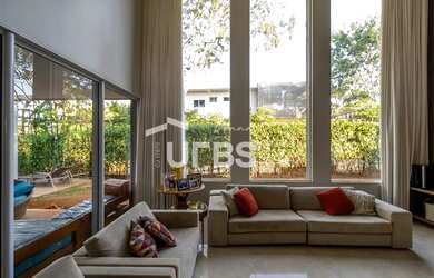 Imagem: A casa em condomínio possui 4 Dormitórios, 4 Banheiros, 4