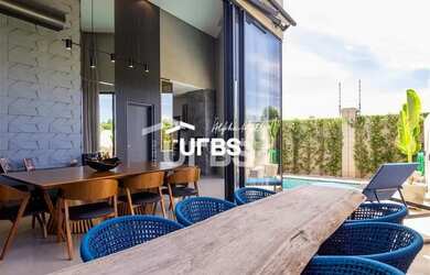 Imagem: A casa em condomínio possui 3 Dormitórios, 4 Banheiros, 4