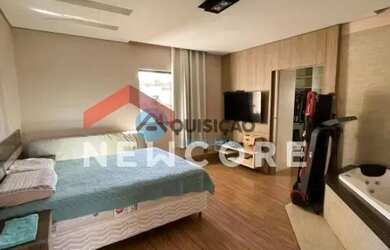 Imagem: A casa possui 3 Dormitórios, 3 Banheiros, 5 Vagas na garagem