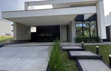 Imagem: A casa em condomínio possui 3 Dormitórios, 3 Banheiros, 181m²