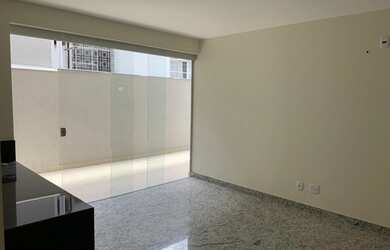 Imagem: O apartamento possui 2 Dormitórios, 1 Banheiro, 2 Vagas na