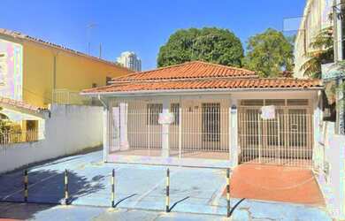 Imagem: A casa possui 5 Dormitórios, 4 Banheiros, 5 Vagas na garagem