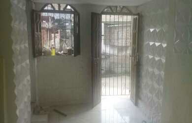 Imagem: A casa possui 2 Dormitórios e 1 Banheiro e está localizado