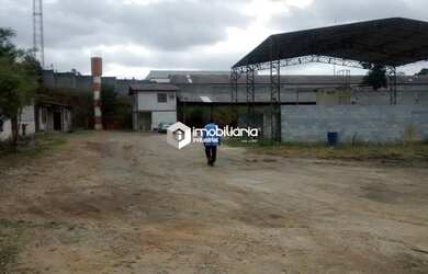 Imagem: O depósito possui 936m² de Área e está localizado em Água