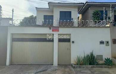 Imagem 1: Sobrado no Jardim da Luz a poucos metros do Flamboyant