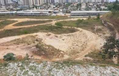 Imagem: O terreno possui 18435m² de Área e está localizado em Jardim