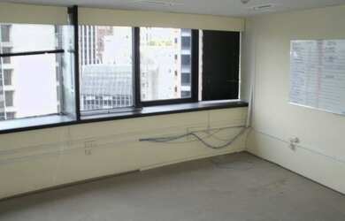 Imagem: O depósito possui 3 Vagas na garagem, 248m² de Área e está