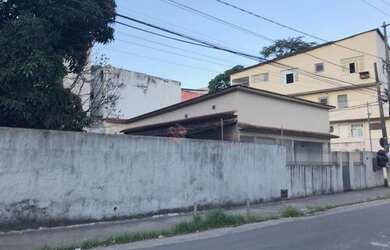 Imagem: O terreno possui 406m² de Área e está localizado em Horto