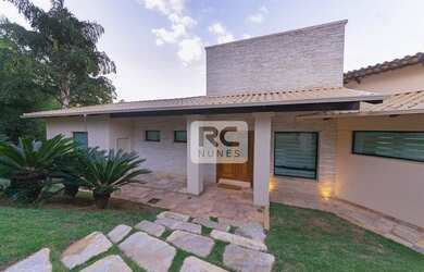 Imagem: A casa possui 5 Dormitórios, 5 Banheiros, 5 Vagas na garagem