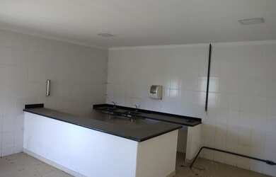 Imagem 16: Galpão com 2.200 metros no Civit II com dois pórticos 10 e 30 tonetadas