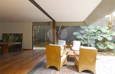 Imagem 10: Alto de Pinheiros. 441m² de Área, 4 Vagas na garageme4 Dormitórios