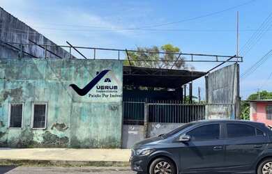 Imagem: O depósito possui 3 Vagas na garagem, 200m² de Área e está
