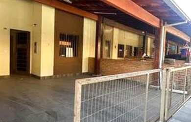 Imagem: A casa em condomínio possui 2 Dormitórios, 1 Banheiro, 2 Vagas