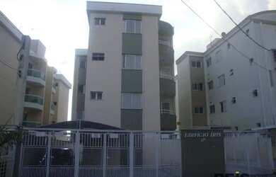 Imagem: O apartamento possui 2 Dormitórios, 1 Banheiro, 2 Vagas na