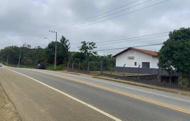 Imagem: O depósito possui 5 Vagas na garagem, 750m² de Área e está