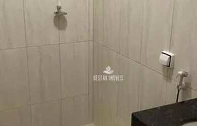 Imagem: A casa possui 3 Dormitórios, 2 Banheiros, 2 Vagas na garagem