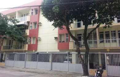 Imagem: O apartamento possui 2 Dormitórios, 1 Banheiro, 2 Vagas na