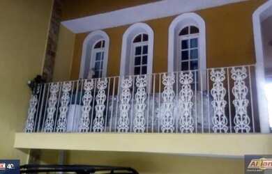 Imagem: A casa possui 1 Dormitório, 2 Banheiros, 1 Vaga na garagem