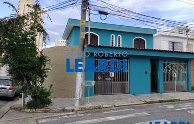 Imagem: A casa possui 3 Dormitórios, 3 Banheiros, 3 Vagas na garagem