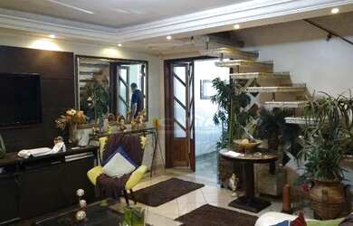 Imagem: A casa possui 2 Dormitórios, 4 Banheiros, 2 Vagas na garagem