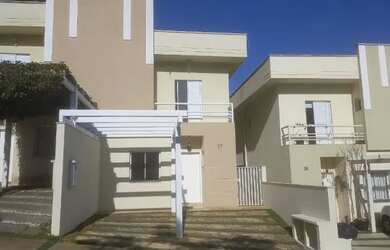 Imagem: A casa em condomínio possui 3 Dormitórios, 3 Banheiros, 2