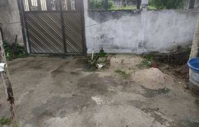 Imagem: A casa possui 2 Dormitórios, 1 Banheiro, 2 Vagas na garagem