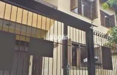 Imagem: A casa possui 3 Dormitórios, 1 Banheiro, 1 Vaga na garagem