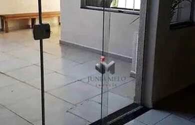 Imagem: A casa possui 3 Dormitórios, 5 Banheiros, 4 Vagas na garagem