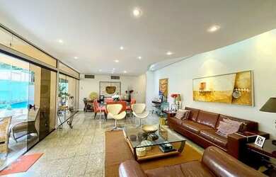 Imagem: A casa em condomínio possui 4 Dormitórios, 5 Banheiros, 4