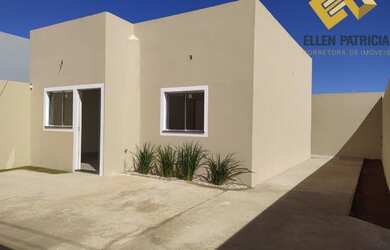 Imagem: A casa possui 2 Dormitórios, 1 Banheiro, 2 Vagas na garagem