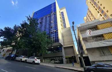 Imagem: O depósito possui 2 Vagas na garagem, 105m² de Área e está