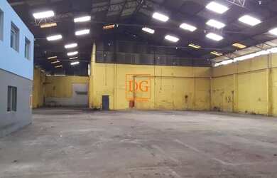 Imagem 1: EXCELENTE GALPÃO. 2.380m² de Áreae5 Vagas na garagem