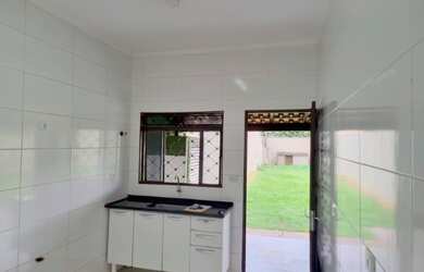 Imagem 11: Caparroz vendo - casa com terreno livre na frente