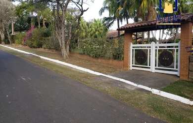 Imagem: A casa em condomínio possui 5 Dormitórios, 5 Banheiros, 3