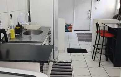 Imagem: O apartamento possui 2 Dormitórios, 1 Banheiro, 2 Vagas na