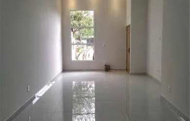 Imagem: A casa em condomínio possui 3 Dormitórios, 1 Banheiro, 4 Vagas