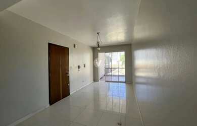 Imagem 2: Cobertura à venda, 3 dormitórios, com 2 sacadas e vaga de garagem no centro