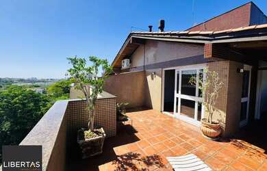 Imagem: O apartamento na cobertura possui 3 Dormitórios, 2 Banheiros