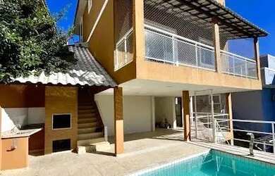 Imagem: A casa em condomínio possui 3 Dormitórios, 4 Banheiros, 2