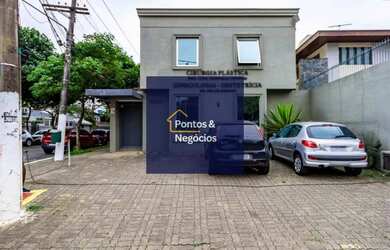 Imagem: A casa possui 4 Dormitórios, 5 Banheiros, 5 Vagas na garagem