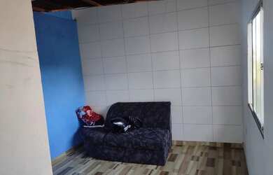 Imagem: A casa possui 1 Dormitório, 1 Banheiro e está localizado