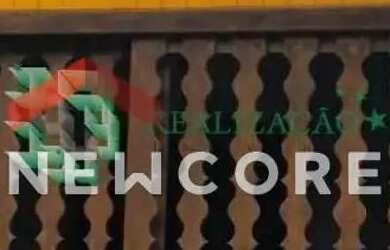 Imagem: A casa possui 2 Dormitórios, 2 Banheiros, 2 Vagas na garagem