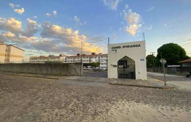 Imagem: O apartamento possui 2 Dormitórios, 1 Banheiro, 2 Vagas na