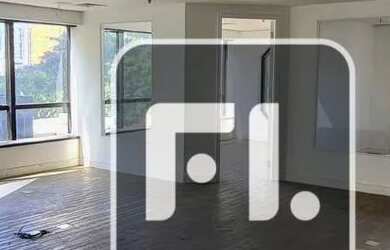 Imagem: O depósito possui 4 Vagas na garagem, 114m² de Área e está