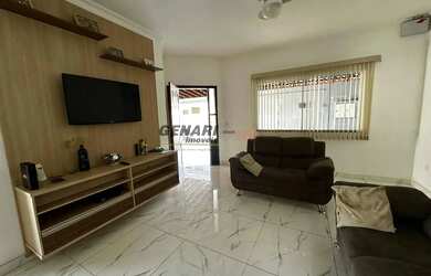 Imagem: A casa possui 3 Dormitórios, 2 Banheiros, 4 Vagas na garagem