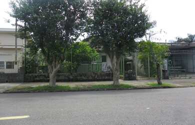 Imagem: O terreno possui 500m² de Área e está localizado em Cristo