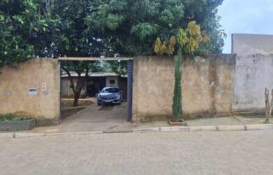 Imagem: A casa em condomínio possui 2 Dormitórios, 3 Banheiros, 350m²