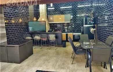 Imagem: A casa possui 2 Dormitórios, 1 Banheiro, 2 Vagas na garagem