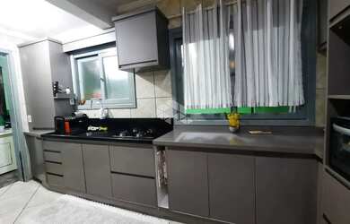 Imagem 6: Casa de alvenaria com 3 dormitórios, semimobiliada,2 banheiros, pátio,...