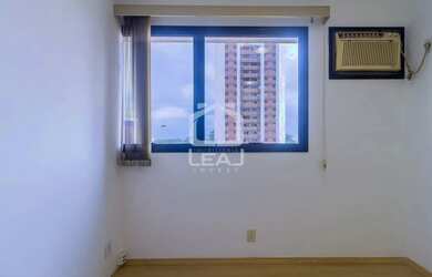 Imagem: O depósito possui 1 Vaga na garagem, 33m² de Área e está